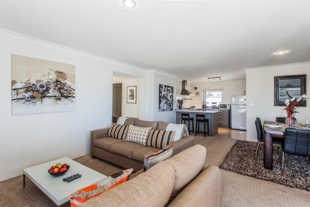 Beach View Apartment In Cottesloe Perth Exterior photo