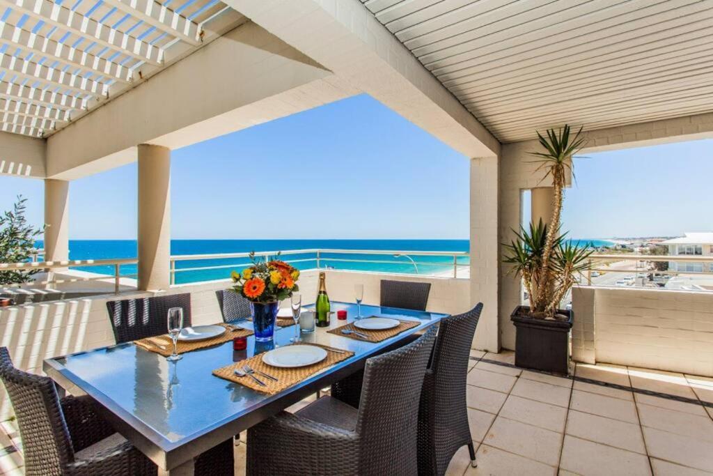 Beach View Apartment In Cottesloe Perth Exterior photo